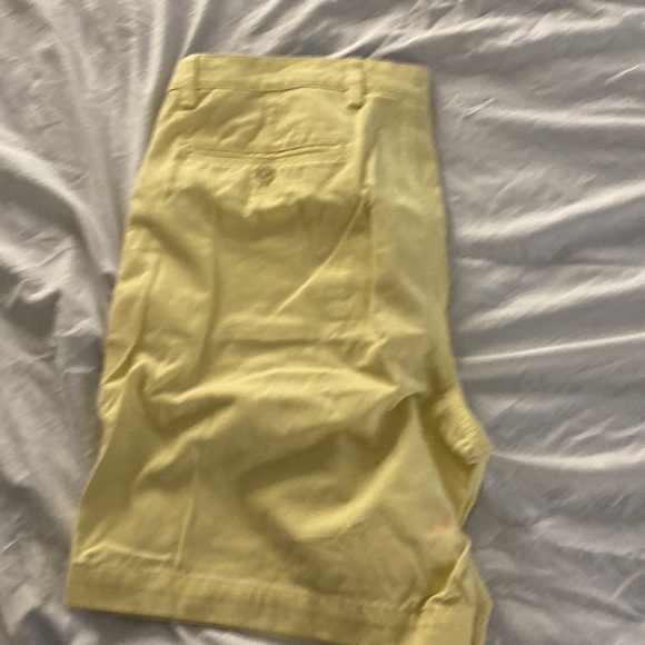 Mens chap shorts used in faded yellow size 38 with 9" inseam - Picture 4 of 4